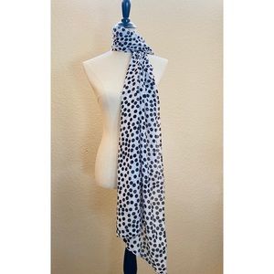 Polka dot light scarf